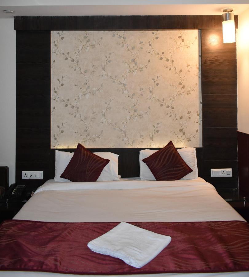 Hotel Galaxy Аллахабад Екстер'єр фото